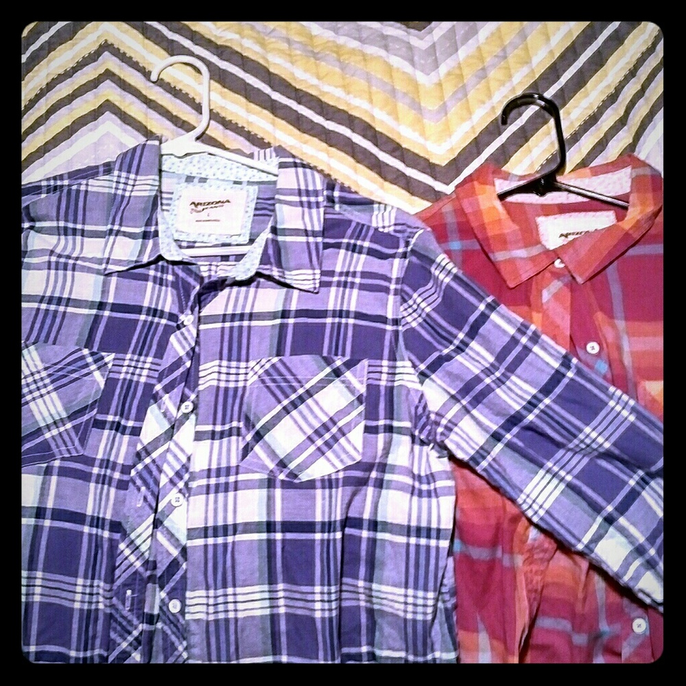 2 Arizona Juniors plaid button downs